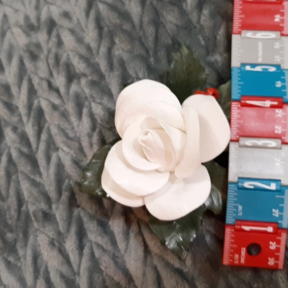 White Rose - Picture 4 of 4